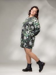 HAAVEILUdress raglan sleeve (Mets&auml;kylpy black / green stretch college)