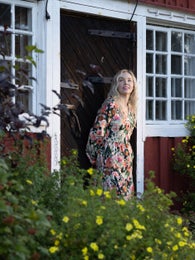 LYYTIdress (Kukkaiskylpy oranssi / light beige jersey)