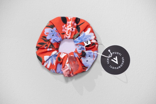 HIUSDONITSI (Rakkaudella red / blue / white)