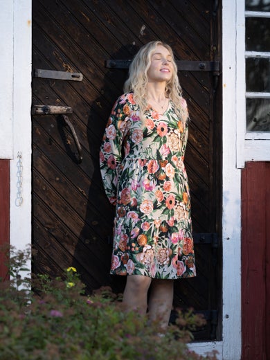 LYYTIdress (Kukkaiskylpy oranssi / light beige jersey)